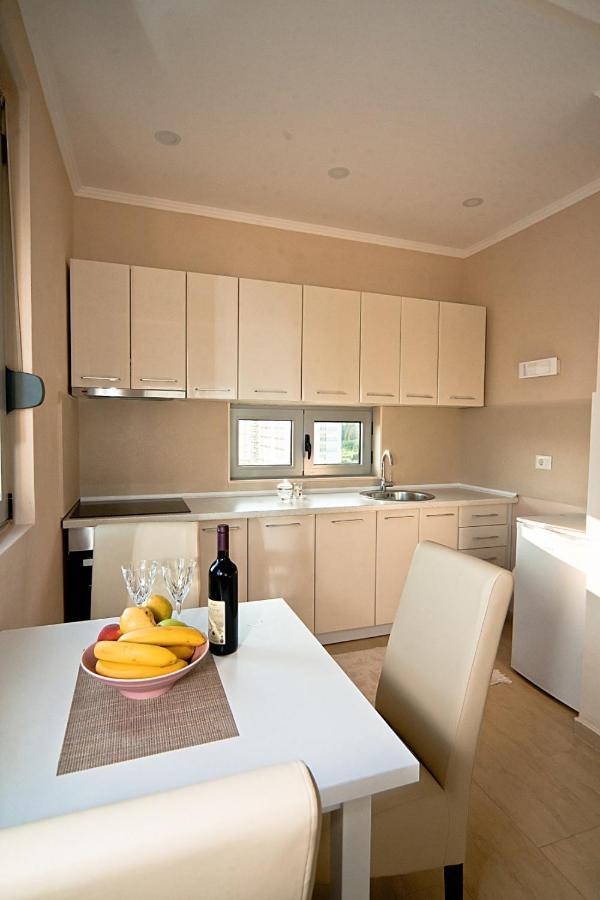 Apartments Jasmina Ulcinj Exteriör bild