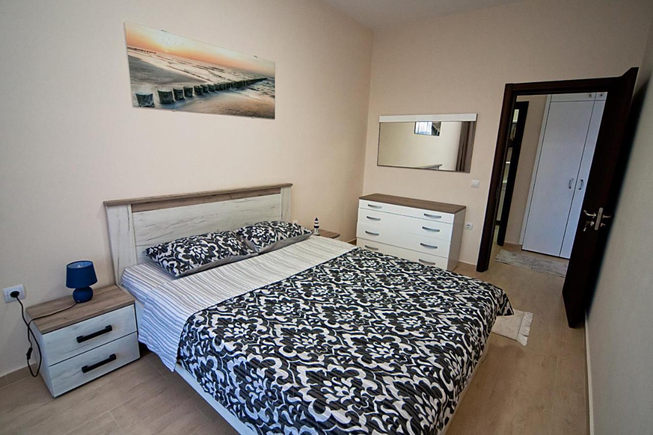 Apartments Jasmina Ulcinj Exteriör bild